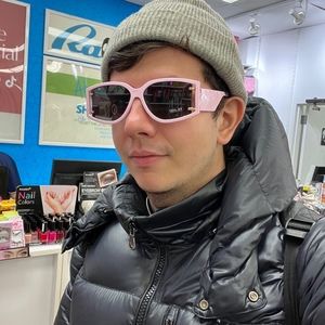 Meet your Posher, Daniel